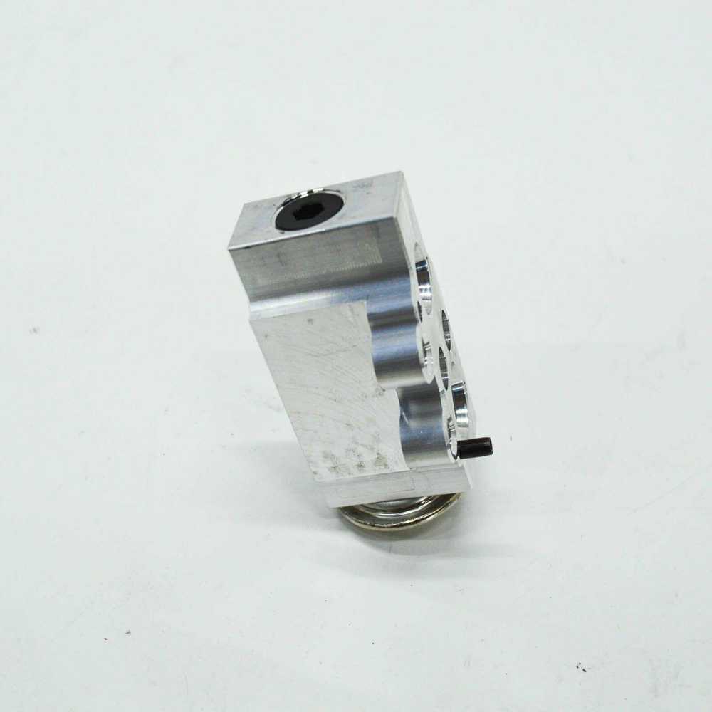 VAG Audi A4 B8 Ekspansijos vožtuvas oro kondicionieriaus 8T0820679A NAUJAS ORIGINALUS