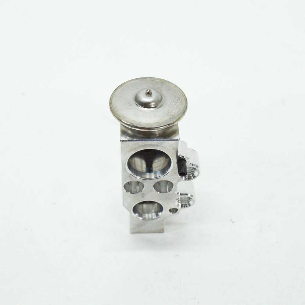 VAG Audi A4 B8 Ekspansijos vožtuvas oro kondicionieriaus 8T0820679A NAUJAS ORIGINALUS
