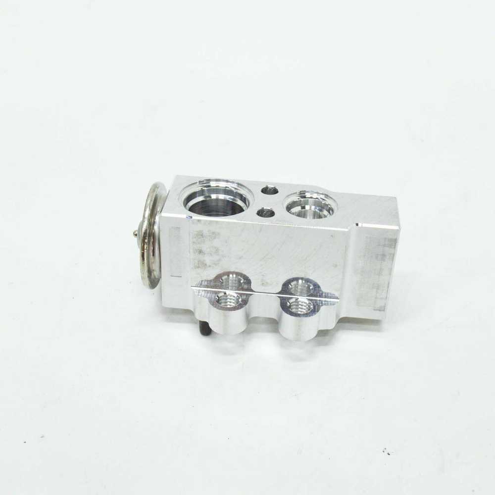 VAG Audi A4 B8 Ekspansijos vožtuvas oro kondicionieriaus 8T0820679A NAUJAS ORIGINALUS