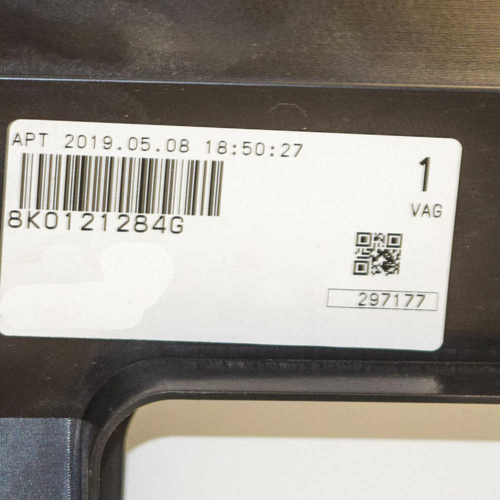 VAG Audi A4 B8 OS dešinysis radiatoriaus oro kreipiklis 8K0121284G originalus