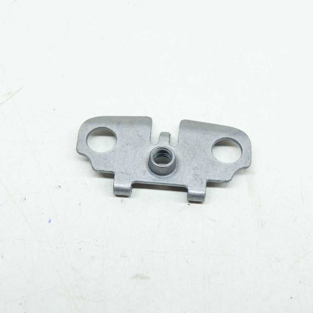 VAG AUDI A4 B9 Priekinis Bamperio Dangtelio Laikiklis 8W0807277 NAUJAS ORIGINALUS