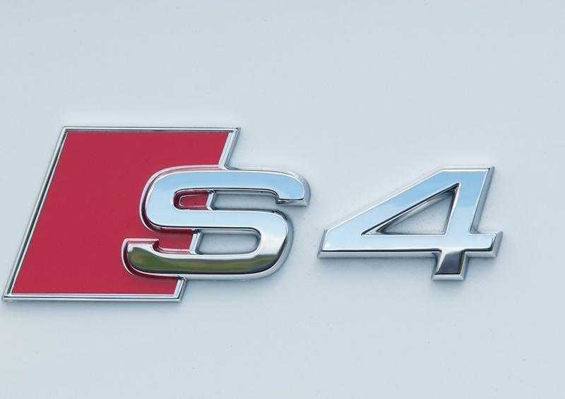 VAG AUDI A4 S4 B8 bagažinės dangtis S4 2015 emblema originali 8D0853737G2ZZ