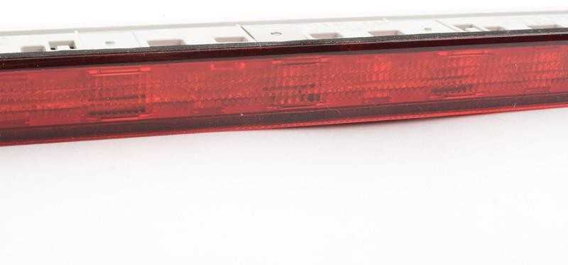 VAG AUDI A4 S4 RS4 8E B7 papildomas stabdžių žibintas originalus 8E9945097B
