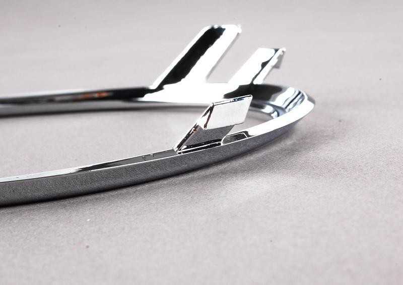 VAG AUDI A5 08-12 Bamperis O/S Dešinysis grotelės rūko žibintas Chrome Surround 8T08531022ZZ originalus