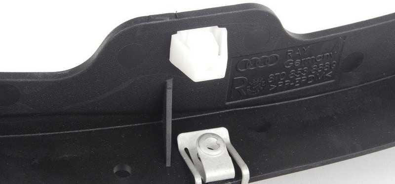VAG Audi A5 8T OS dešinės pusės priekinio rato arkos spoilerio apatinio dangčio prailginimas originalus 8T0853888G