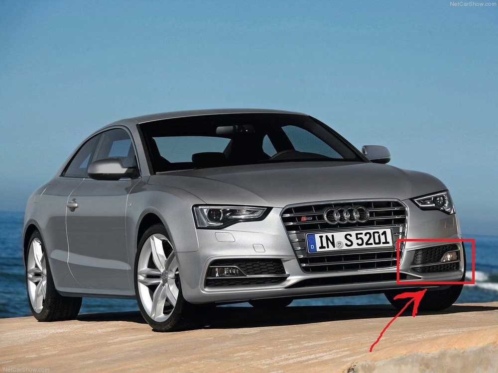 VAG AUDI A5 S5 13-15 priekinio bamperio rūko žibinto grotelės kairės pusės originalios 8T0807681M01C