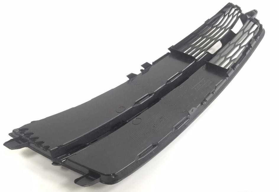 VAG AUDI A6 15-17 Priekinio bamperio apatinė O/S dešinioji rūko grotelė originali 4G0807648BBMT