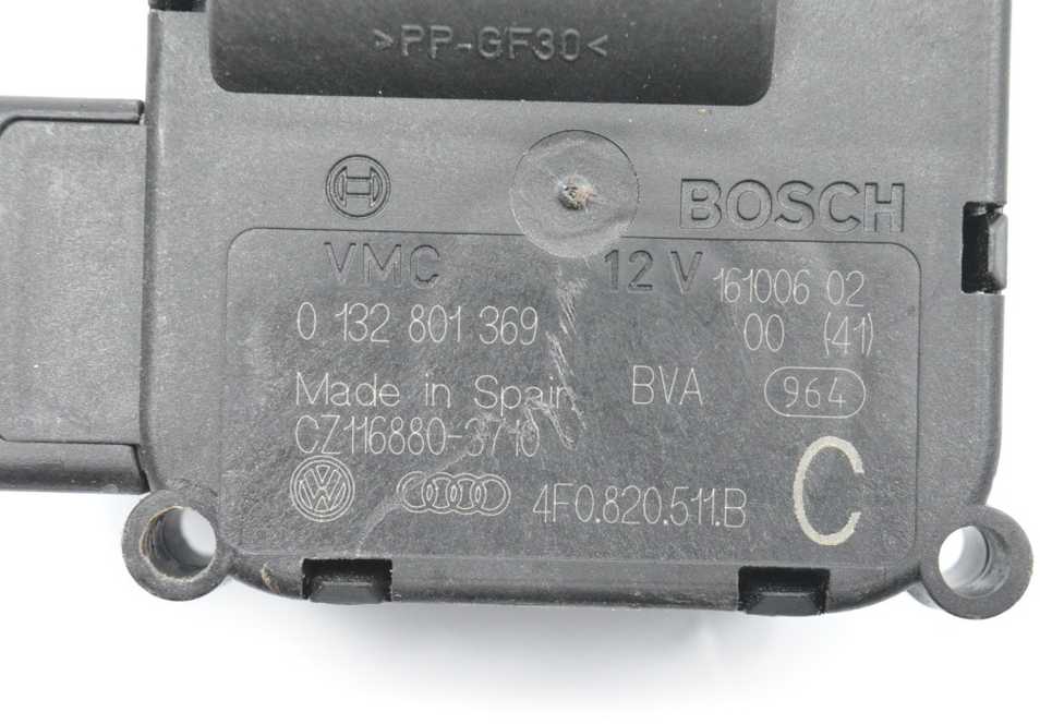 VAG Audi A6 C6 A8 D3 Klimato kontrolės šildytuvo sklendės padėties nustatymo variklis 4F0820511B Originalus