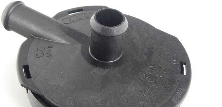 VAG Audi A6 Quattro VW Passat karterio ventilis Vaico originalus 077103245B