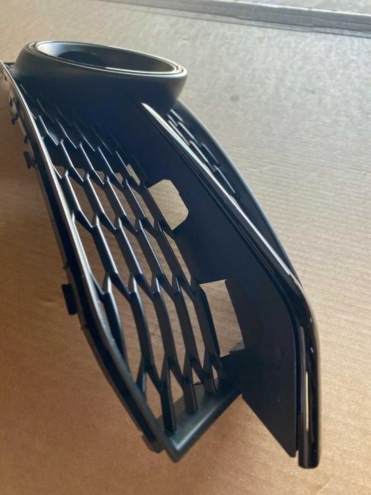 VAG AUDI A6 S6 Avant Quattro priekinės dešinės pusės oro kreipiamosios grotelės 4G0807648CBMT originalios