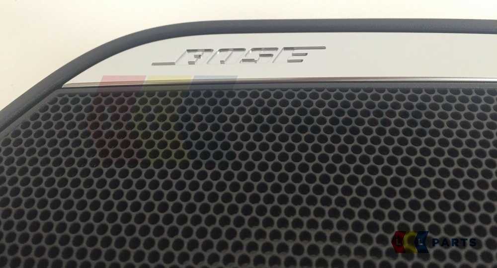 VAG AUDI A7 BOSE N/S kairės pusės galinių durelių juodas garsiakalbio dangtelis 4G8035435A4PK originalus
