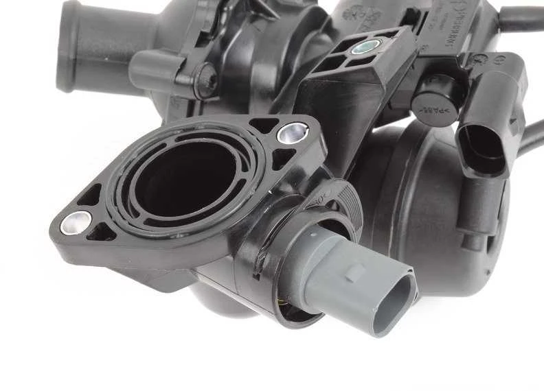 VAG AUDI A8 variklio aušinimo skysčio vamzdžio adapteris originalus 079121127F
