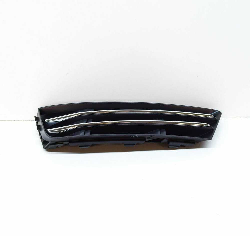 VAG AUDI B9 A4 16-18 priekinis bamperis apatinis kairysis N/S oro kreipiančiosios grotelės chromuotos originalios 8W0807681RRU6