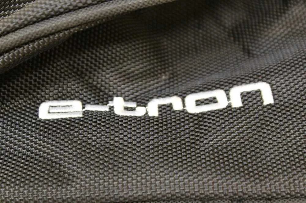 VAG Audi E-Tron 2019 on 4 Įkrovimo kabelio laikymo krepšys Priekinis originalus 4KE071073