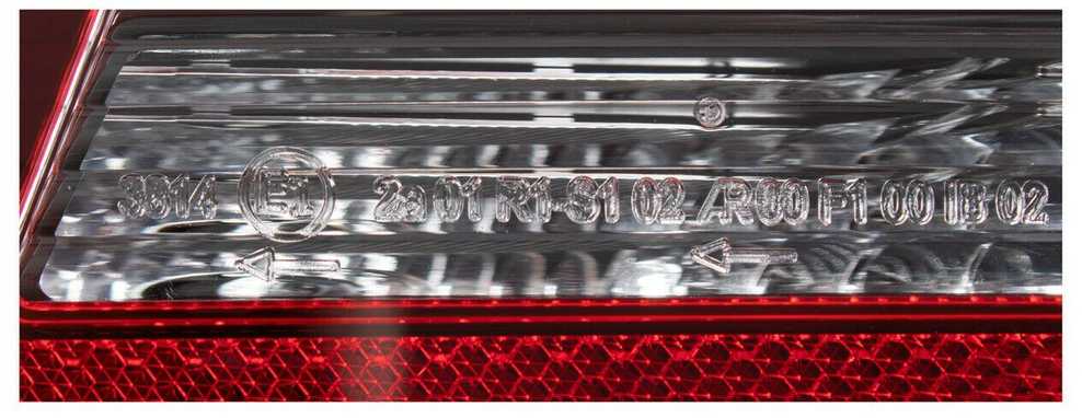 VAG "Audi Facelift Q3" atšvaitas Galinis apatinis kairės pusės žibintas originalus 8U0945095D
