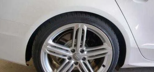 VAG AUDI lydinio centrinio stebulės dangtelio logotipas 69MM 4B0601170A7ZJ originalus