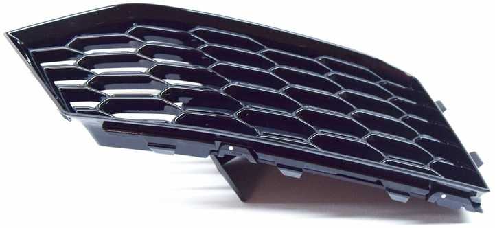 VAG AUDI oro kreipiamosios grotelės juodos blizgios spalvos 8W6807682PT94 originalios