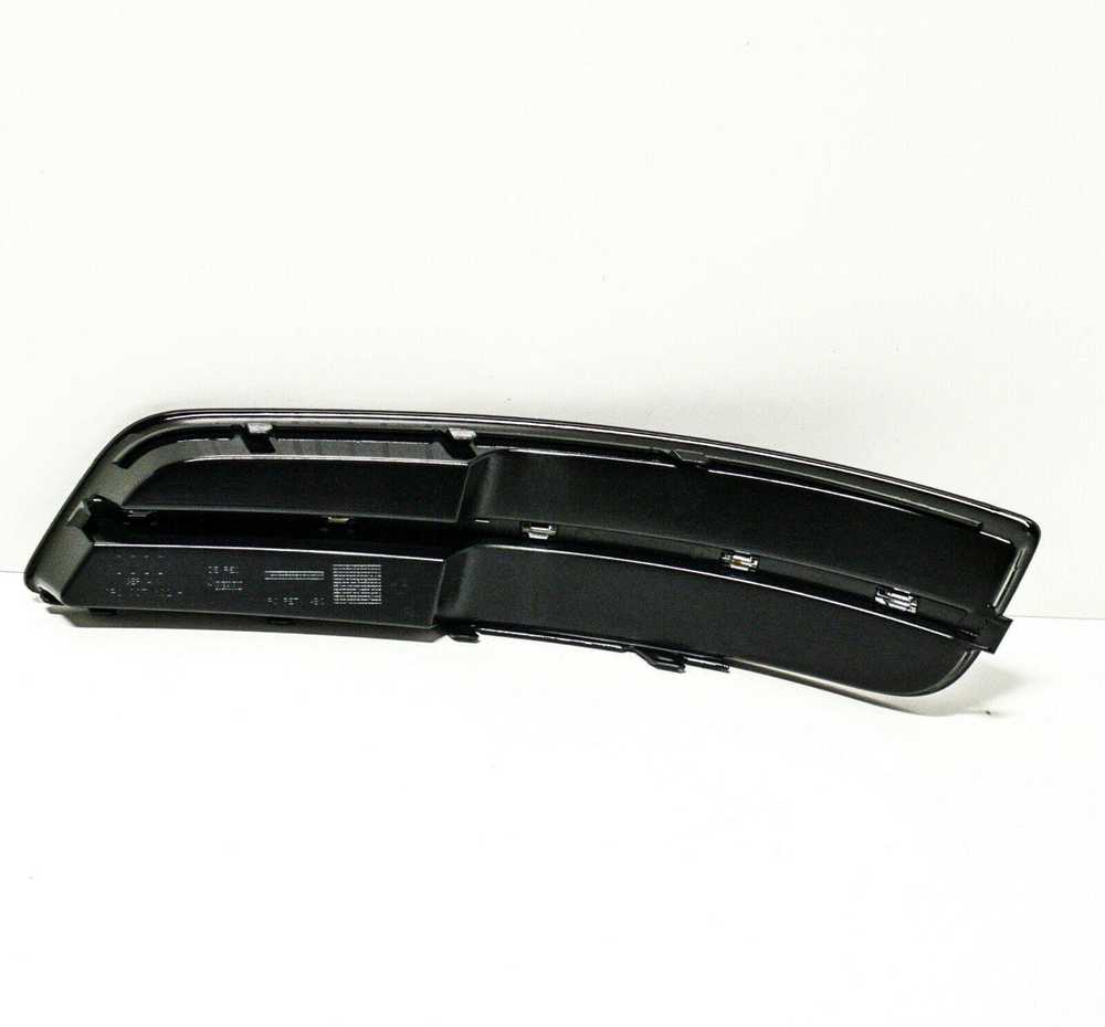 VAG AUDI Oro kreipiamosios grotelės juodos 8P0807682HT94 Originali