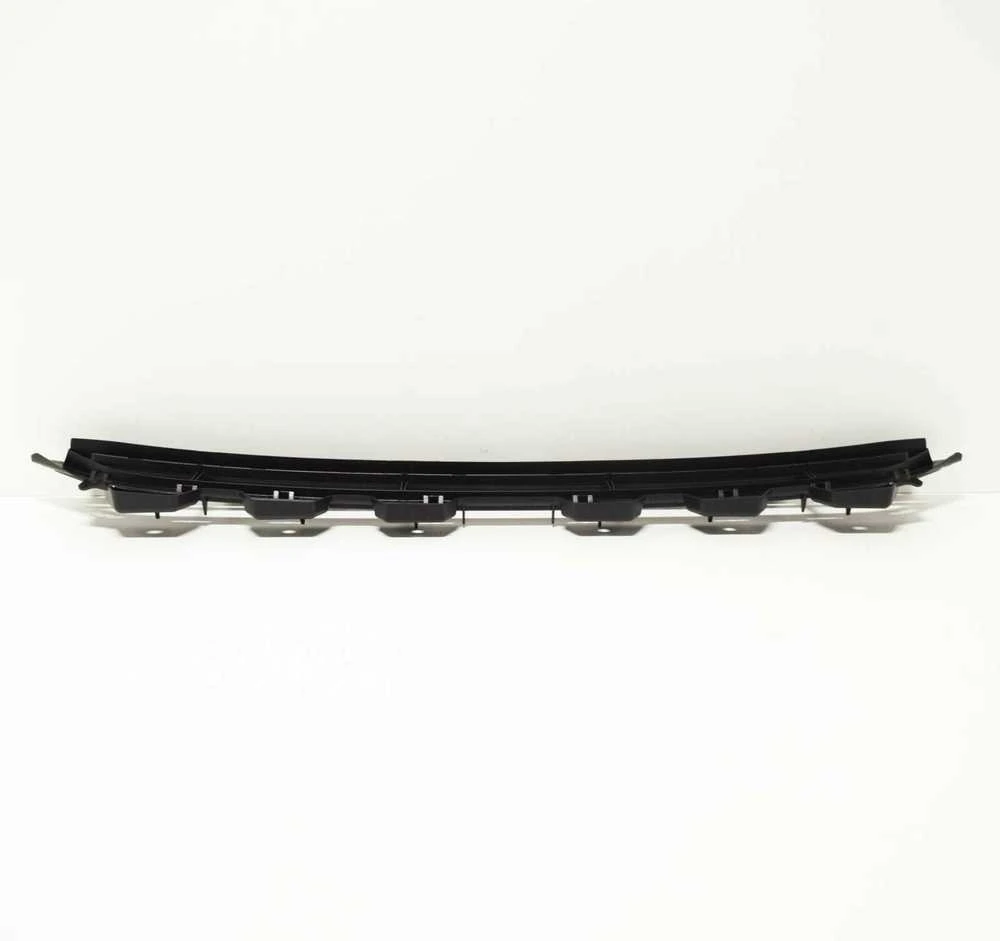 VAG AUDI priekinio bamperio apatinės centrinės grotelės 8U0807683D4U8