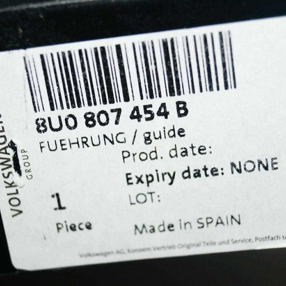 VAG Audi Q3 8U Galinis Dešinysis Bamperio Laikiklis 8U0807454B ORIGINALUS NAUJAS