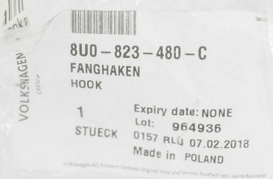 VAG AUDI Q3 8U variklio dangčio apsauginis fiksatorius originalus 8U08823480C 2015 m.