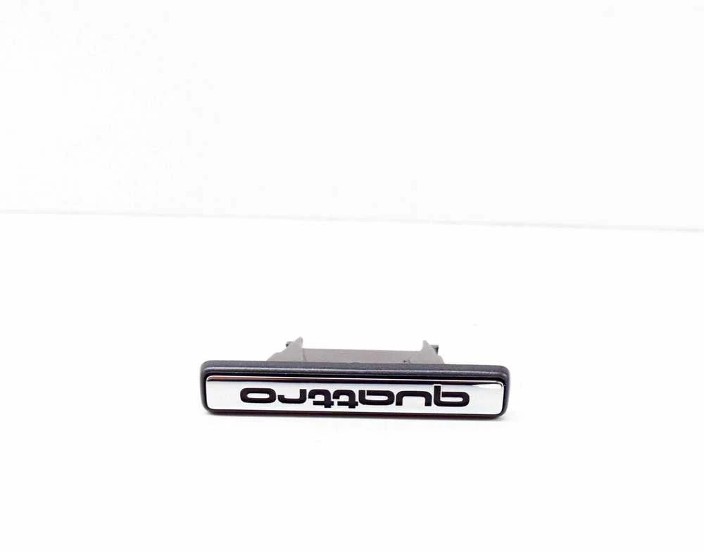 VAG AUDI Q3 8UB akmeninės pilkos spalvos QUATTRO Inscription originalus 8U08537361QP