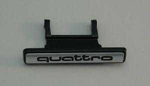 VAG AUDI Q3 8UB Juoda blizgi QUATTRO Inscription originalus 8U0853736T94