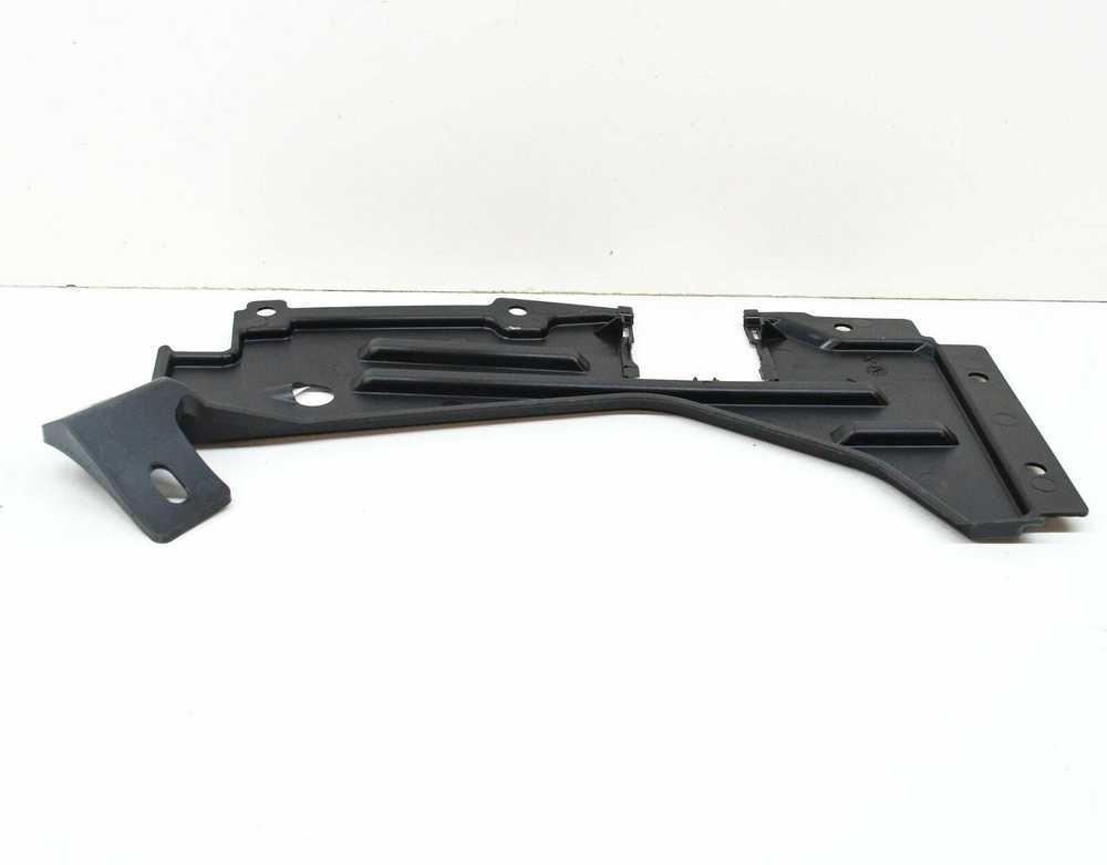 VAG AUDI Q3 kėbulo apdailos detalė originali 8U0825215B