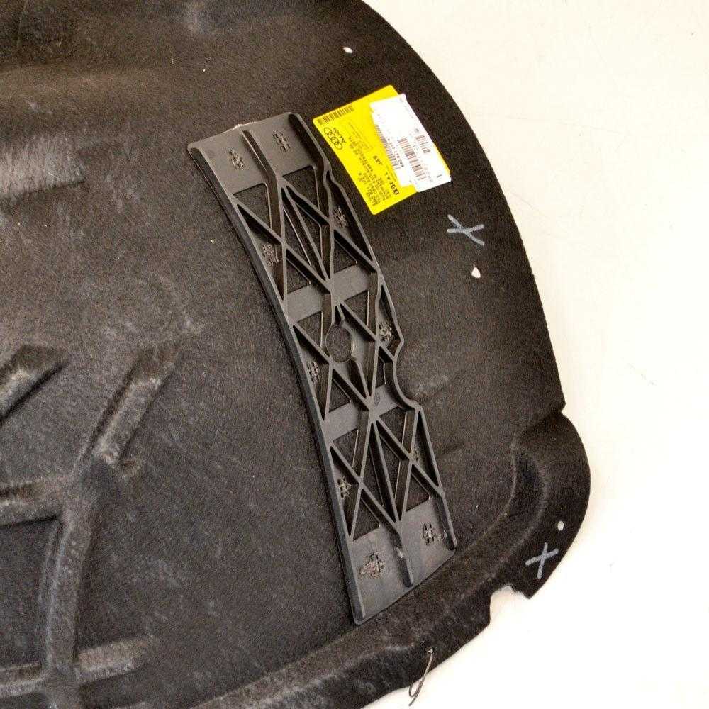 VAG AUDI Q5 8RB ratų korpuso įdėklas dešinėje pusėje originalus 8R0821172K