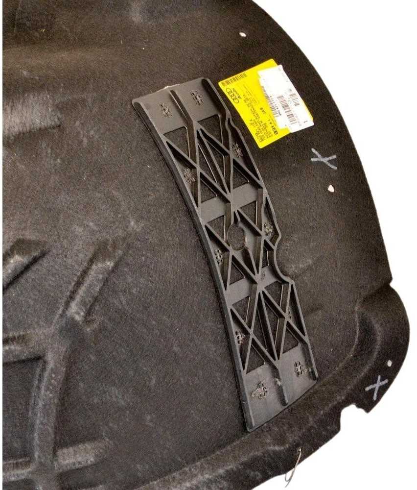 VAG AUDI Q5 8RB ratų korpuso įdėklas dešinėje pusėje originalus 8R0821172K