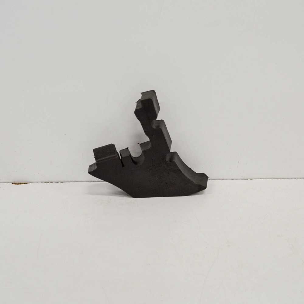 VAG AUDI Q5 dešiniojo sparno sandariklio juostelė originali 8R0821198