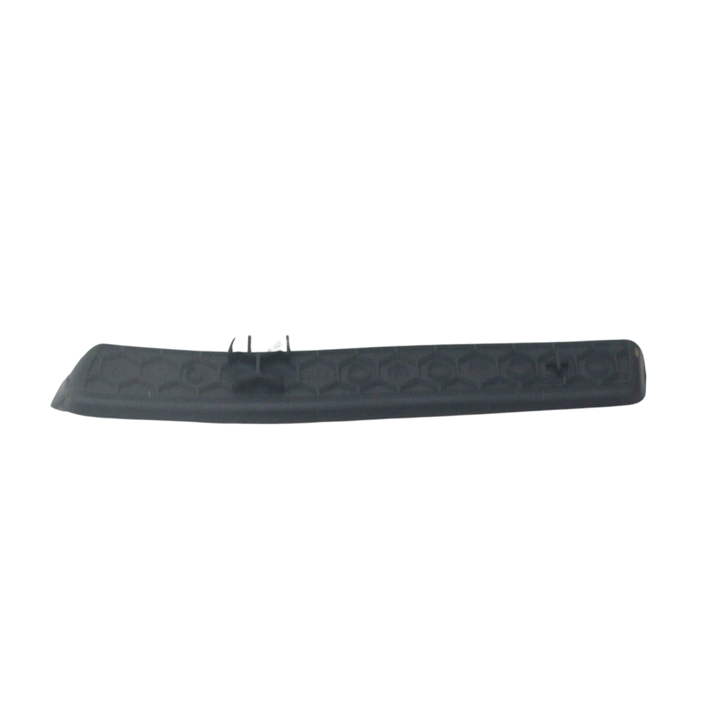 VAG AUDI Q5 skydelio apdailos taurės įdėklas guminis originalus 80B8632824PK