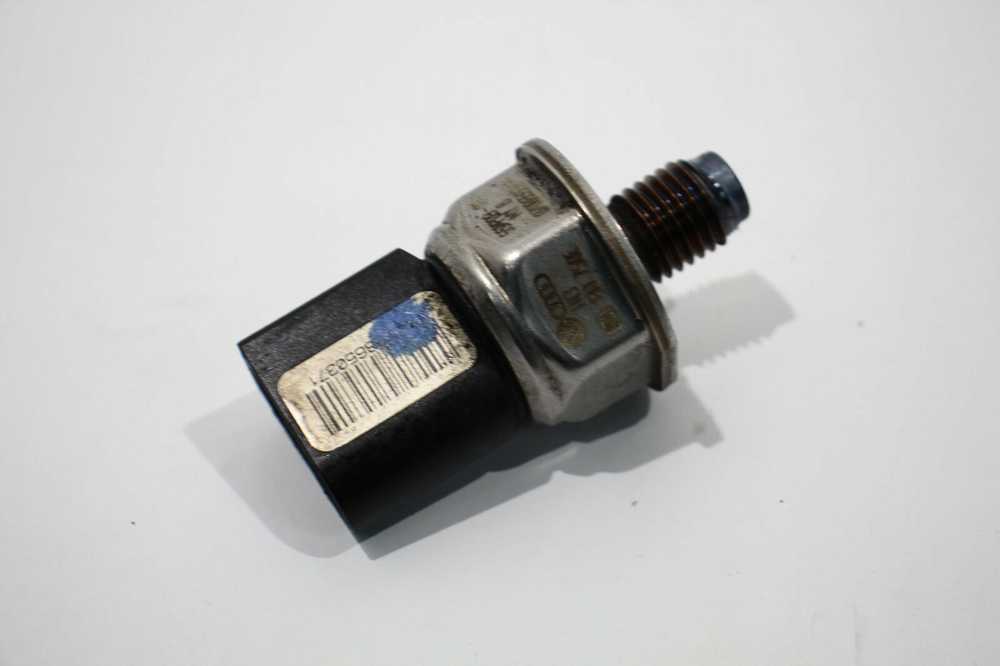 VAG Audi Q7 4L V6 Dyzelinis Slėgio Jutiklis 059130758E