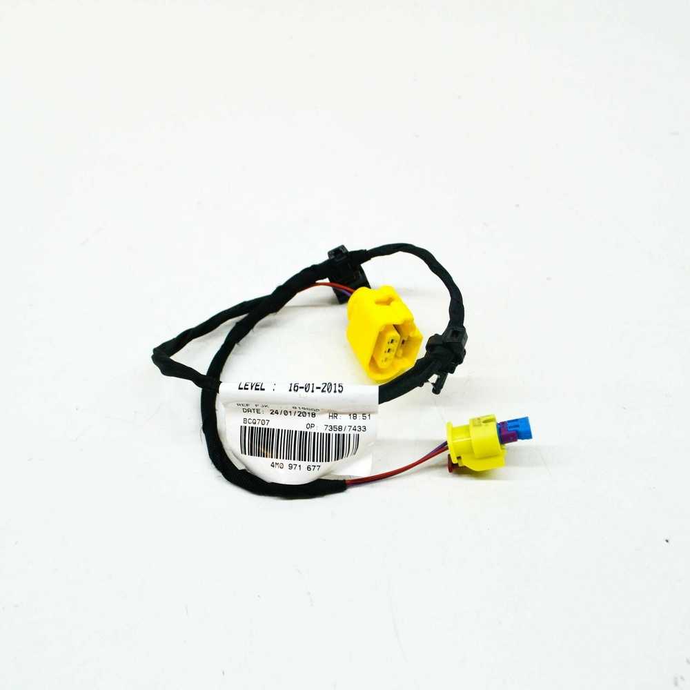 VAG AUDI Q7 4M oro pagalvės jutiklio jungtis 4M0971677 originali