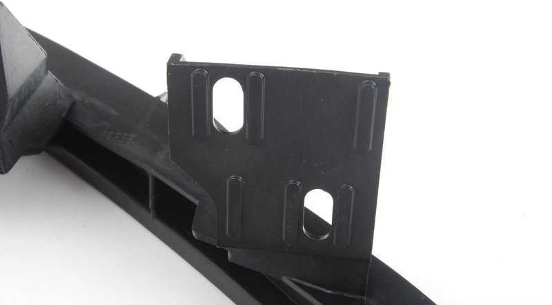 VAG Audi Q7 Kairiojo bamperio atrama Originali 4L0807333