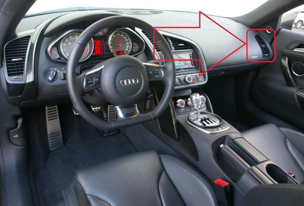 VAG Audi R8 07-12 Priekinis prietaisų skydelis O/S Dešinysis oro ventiliacijos vamzdis LHD originalus 423820902H77