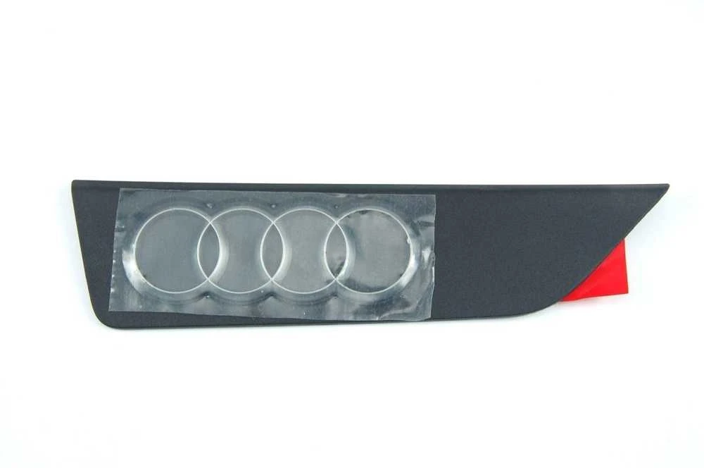 VAG AUDI R8 2007 variklio dangtelis emblema logotipas lipdukas dešinėje pusėje originalus 079133622B