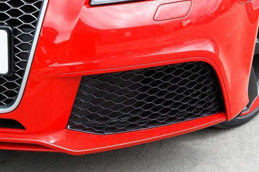 VAG AUDI RS3 8P priekinis bamperis kairės pusės apatinės grotelės originalios 8P0807681AJT94