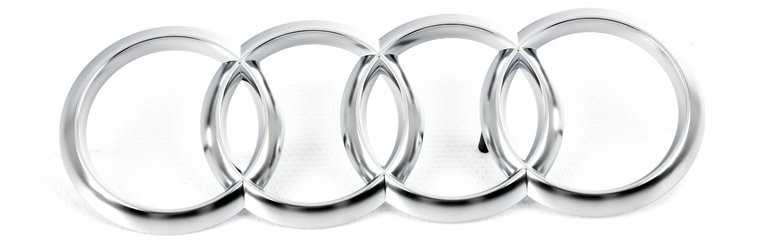 VAG AUDI RSQ3 8U ženklas ant variklio dangčio Originalus 8T0103940A