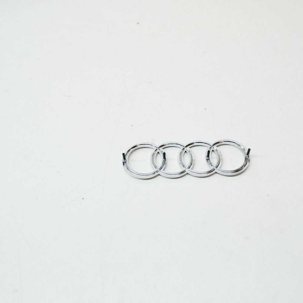 VAG AUDI RSQ3 8U ženklas ant variklio dangčio Originalus 8T0103940A