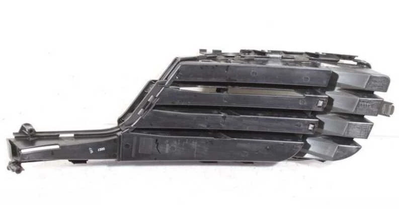 Vag Bamperio Apatinės Grotelės Apdaila Audi Tt 2015 2017 Originalus 8S08076849B9