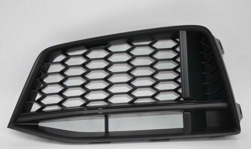 VAG AUDI TT 15-17 S-Line priekinio bamperio apatinė N/S kairės pusės grotelių apdaila juoda originali 8S0807681BT94