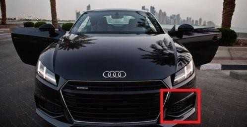VAG AUDI TT 15-17 S-Line priekinio bamperio apatinė N/S kairės pusės grotelių apdaila juoda originali 8S0807681BT94