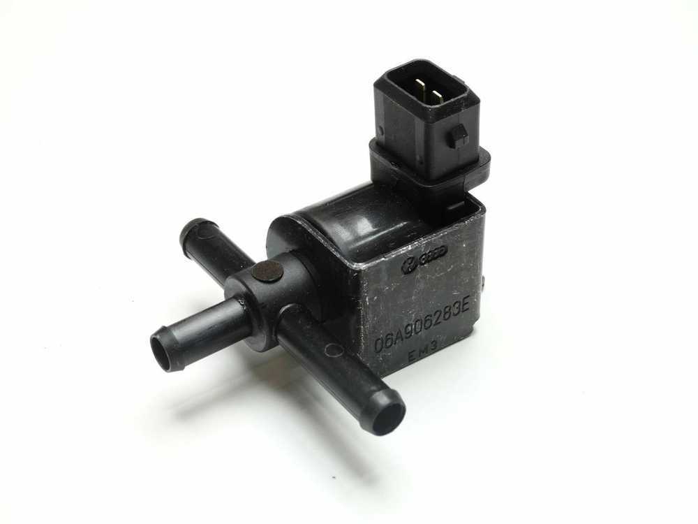 VAG AUDI TT 8N 97-05 1.8 BENZININIS PADIDINTO SLĖGIO REGULIAVIMO VOŽTUVO ELEKTROMAGNETAS 06A906283E ORIGINALUS