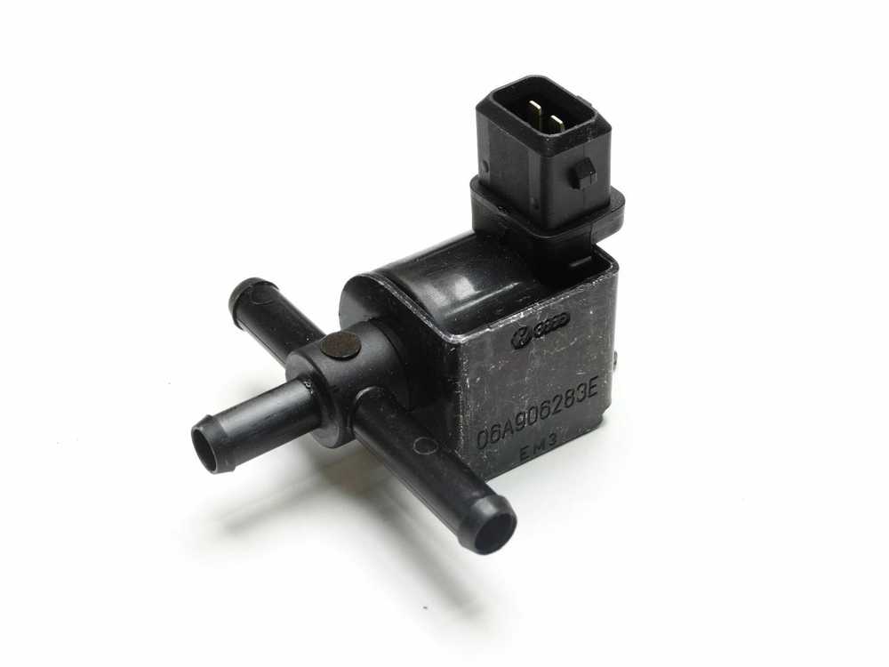 VAG AUDI TT 8N 97-05 1.8 BENZININIS PADIDINTO SLĖGIO REGULIAVIMO VOŽTUVO ELEKTROMAGNETAS 06A906283E ORIGINALUS