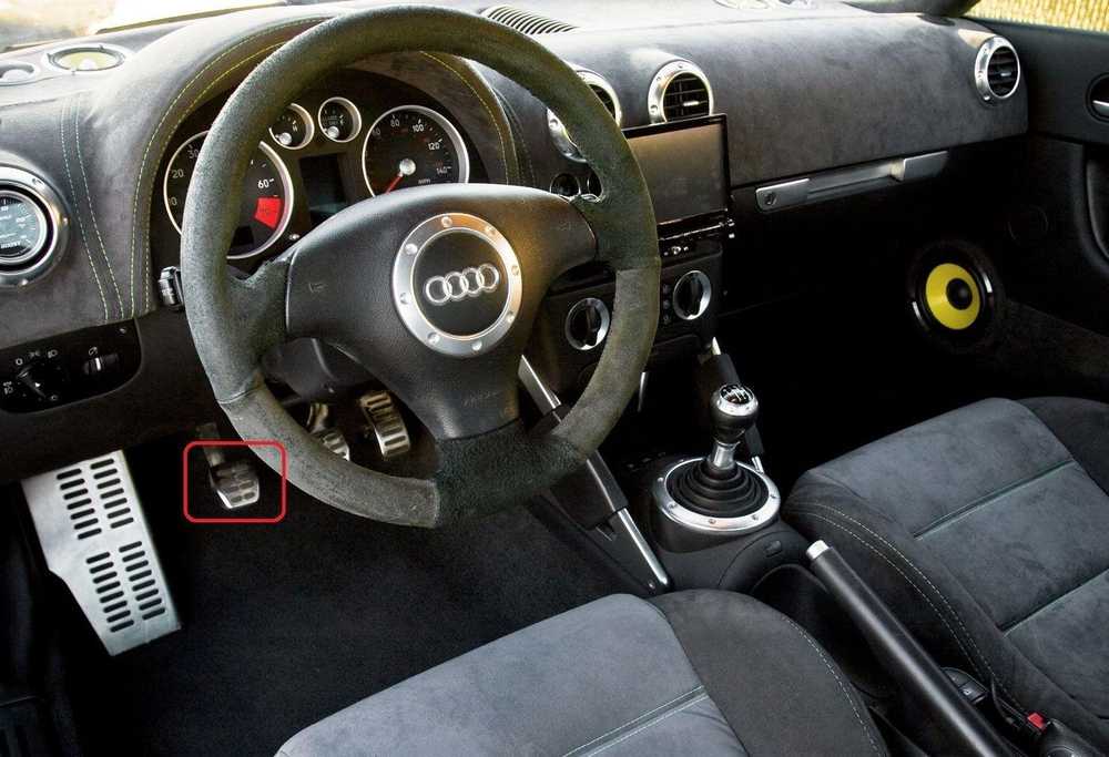 VAG "Audi TT 8N" sankabos pedalo guminė pagalvėlė originali 8N0721174A
