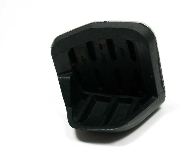 VAG "Audi TT 8N" sankabos pedalo guminė pagalvėlė originali 8N0721174A