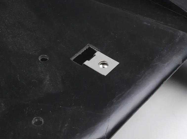 VAG AUDI TT/TTS 1999-2006 priekinis apatinis pilvo dangtis originalus 8N0825235L