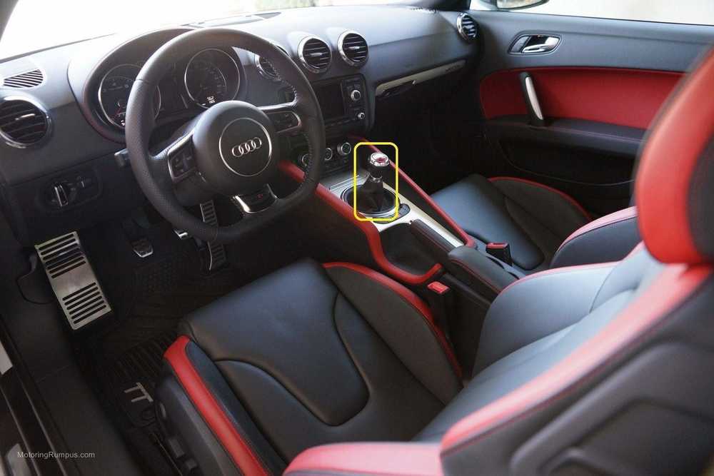 VAG Audi TTRS 2010 2014 Juodos Odos Pavarų Dėklas Originalus 8J0711113KXBM