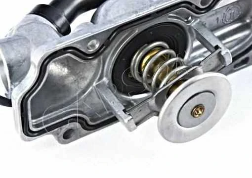 VAG Aušinimo Skysčio Reguliatoriaus Korpusas AUDI A8 2003-2010 VW PHAETON 2002-2016 VW TOUAREG 2002-2010 Originalus 07D121111AP